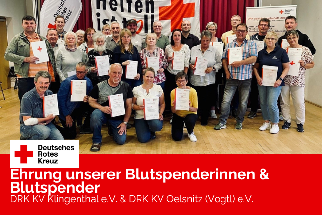 Unsere 47 Blutspenderinnen und Blutspender haben sich zum Erinnerungsfoto aufgestellt.