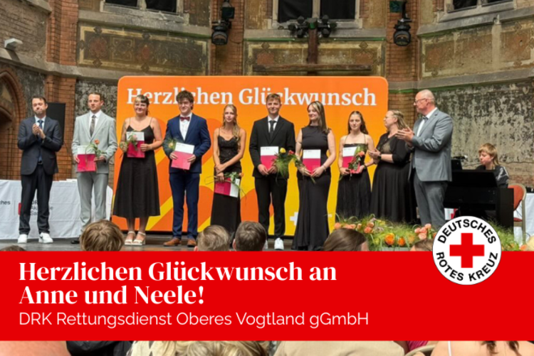 Bühnenbild der Abschlussfeier der Notfallsanitäter.